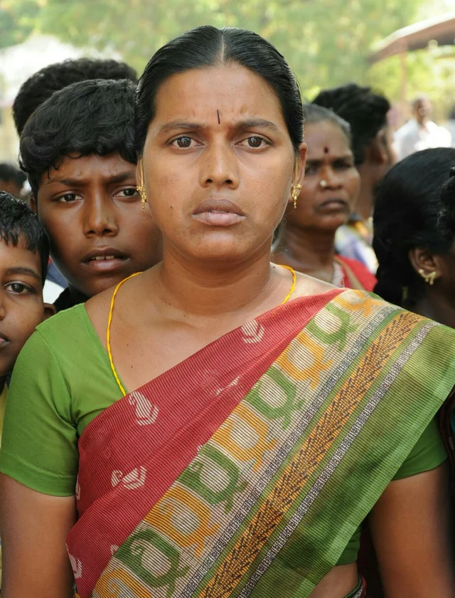'வீட்டை காலி செய்யுங்கள்'- நோட்டீஸ் அனுப்பிய விஏஓ-க்கு எதிராக கொந்தளித்த மக்கள்