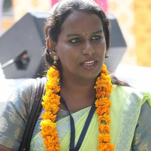 ``கோல்டு மெடலிஸ்ட்... ஆனாலும், வேலை இல்லாம புறக்கணிக்கப்பட்டேன்!" திருநங்கை அனுஸ்ரீ