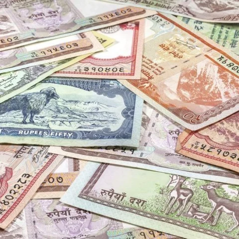ரூபாய் நோட்டுகளில் எழுதினால் சிறை! - நேபாளத்தில் அமலாகிறது புதிய சட்டம்