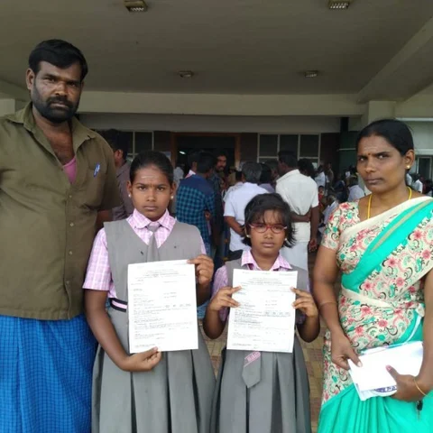 கட்டணம் செலுத்தாததால் சிறுமிகளுக்கு டி.சி. கொடுத்த தனியார் பள்ளி! திருப்பூர் அதிர்ச்சி