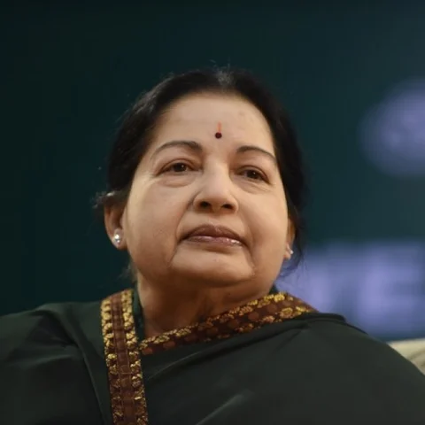 2011-ல் ரங்கசாமிக்கு எதிராக ஜெயலலிதா பேசியது என்ன? - தெறிக்கவிடும் நாராயணசாமியின் செல்போன் யுக்தி