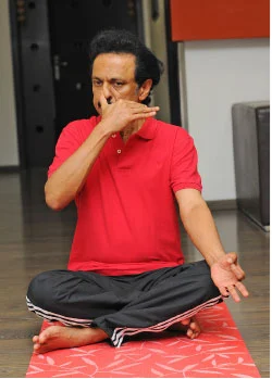 குடும்பத்தை நேசித்தால் புகைப்பதை நிறுத்துங்கள்