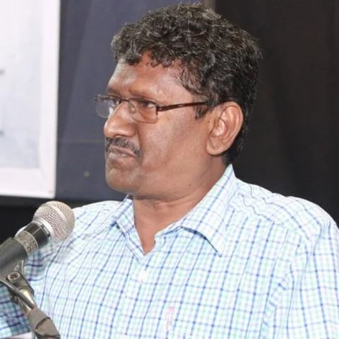 `தரமான சமூகத்தை உருவாக்க ஆசைப்படுகிறேன்!'- மாணவர்களிடம் நெகிழ்ந்த சகாயம் ஐஏஎஸ்