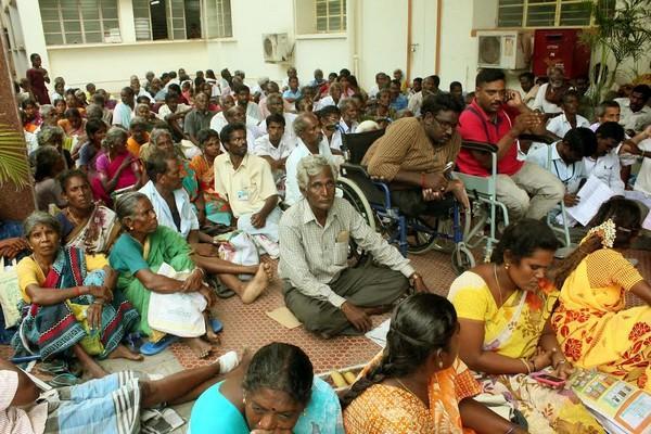 ''எங்களுக்கு அரசு எதுவும் செய்யலை.. அதிகாரிகளையும் சந்திக்க முடியலை!'' - கண்ணீரில் மாற்றுத்திறனாளிகள்!