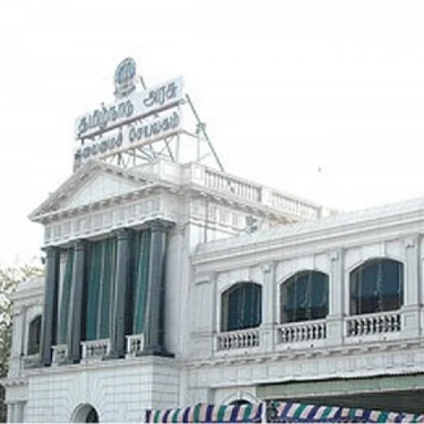 "'கறுப்பை'க் கண்டாலே தமிழக அரசு அலறுவது ஏன்? " ஓய்வுபெற்ற நீதிபதி கேள்வி !