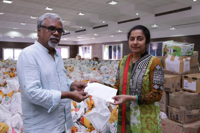 1 கோடி நிவாரண நிதி அளித்த அக்ஷய் குமார்