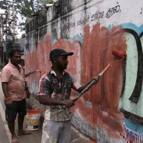 ஆர்.கே.நகர் அ.தி.மு.க. வேட்பாளர் யார் ? கட்சிக்குள் வெடிக்கும் பூகம்பம்... ! #RKNagarAtrocities