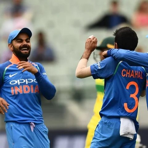 ஆஸ்திரேலிய பேட்ஸ்மேன்களைக் கலங்கடித்த சஹால்! - தொடரை வெல்ல இந்திய அணிக்கு 231 இலக்கு #AUSvIND