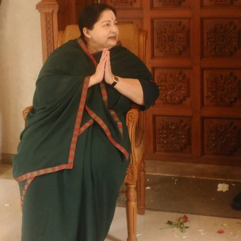 +11 வைரங்கள் என்றால் என்ன..? பிரேமலதாவுக்கு கலைஞரின் ’பதில்’!? ஹலோ ப்ளூடிக் நண்பா!