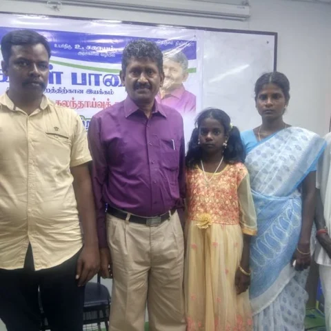 ``நீ கலெக்டரானால் மக்களுக்கு நல்லது நடக்கும்” - கரூர் அட்சயாவைப் பாராட்டிய சகாயம் ஐ.ஏ.எஸ்