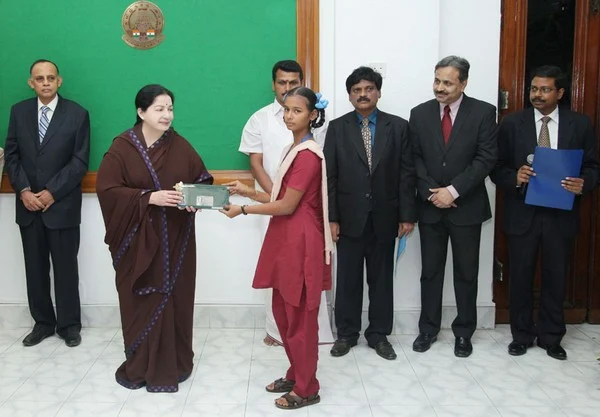 28.50 லட்சம் மாணவர்களுக்கு பஸ் பாஸ் வழங்கும் திட்டம் தொடக்கம்!