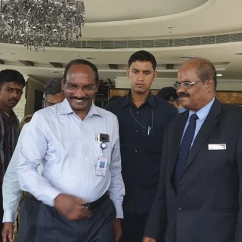 `அதிவேக இணைய வசதிக்காக 29 செயற்கைக்கோள்கள் விண்ணில் ஏவப்படும்!’ - இஸ்ரோ தலைவர் தகவல்