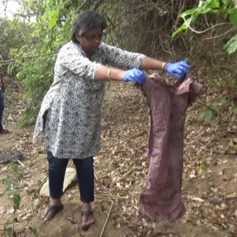 `என் பொண்ணு எங்கே சங்கரய்யா; உனக்கே கல்யாணம் பண்ணி வைச்சிடுறேன்!'- கதறிய மாணவியின் அப்பா