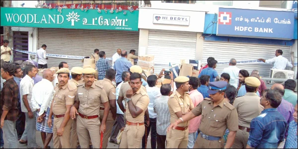 அப்போலோ to கீழ்ப்பாக்கம்: 6 நிமிட வாசிப்பில் பின்னணி கிளறும் ஜூ.வி.யின் 8 மேட்டர்கள்!