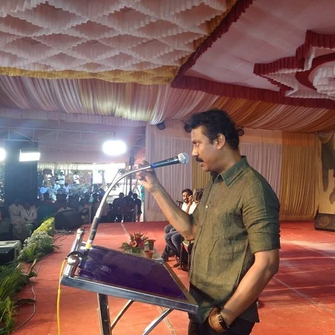 "எப்போவும் அப்பா அடிச்சா, அம்மா தடுப்பாங்க. அன்னைக்கு அப்பா தடுத்தாங்க!" - சமுத்திரக்கனி