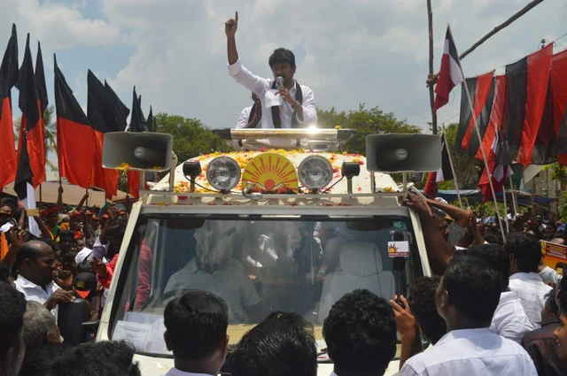 `கொடுக்கு கொட்டக் கொட்ட வலிக்கும்ல!'- அன்புமணியைச் சாடும் உதயநிதி