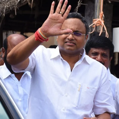 ரீசார்ஜ் செய்யாமல் தொடர்புகொண்டதால் நாட் ரீச்சபில்! - விஜயபாஸ்கர் கிண்டலுக்கு கார்த்தி சிதம்பரம் பதில்