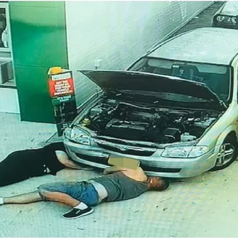 `பாலியல் வழக்கு; விவாகரத்து நோட்டீஸ்; வேலை பறிப்பு!' - இளம் பெண்ணுக்கு உதவியவருக்கு நேர்ந்த கதி