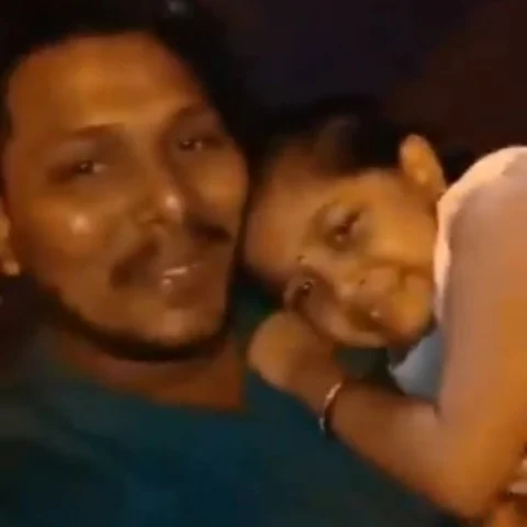 `விஸ்வாசம்' க்ளைமாக்ஸ் பார்த்து கதறிஅழுத குழந்தைகள்..! - நெகிழ்ச்சித் தருணம்`