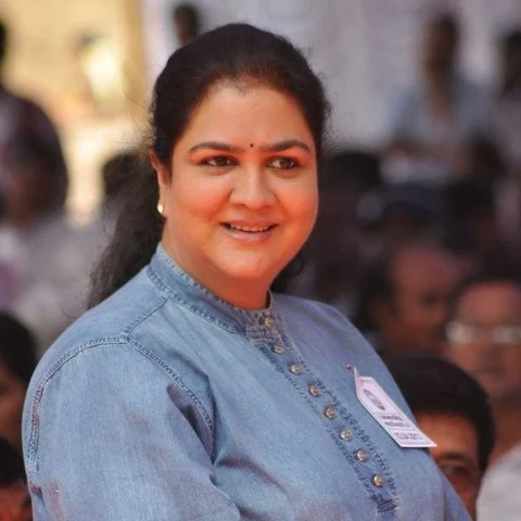 “நட்புக்காக கமிட்டான சீரியல்ல, லாஜிக் பார்க்க மாட்டேன்!” நடிகை ஊர்வசி #VikatanExclusive