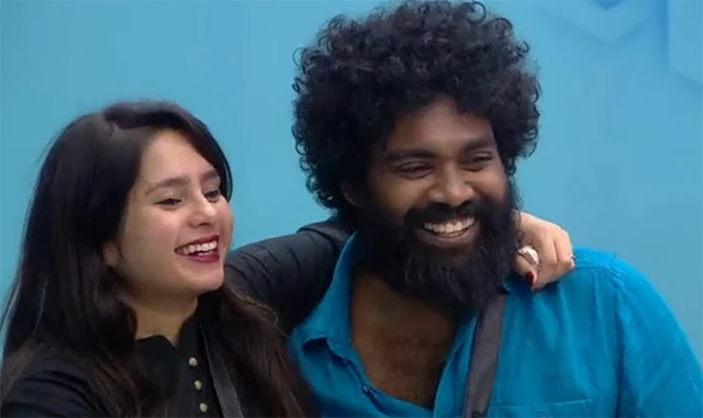 பிக்பாஸுக்கு பல்போ பல்பு... பழக்கத்த மாத்திக்கலாமே பாலாஜி... #BiggBossTamil2