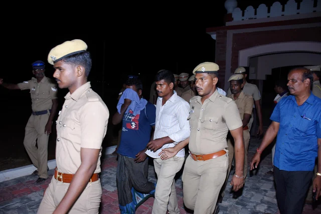 பொன்னமராவதி விவகாரம் - சிங்கப்பூரிலிருந்து வீடியோ வெளியிட்டவர் உட்பட 2 பேர் கைது!