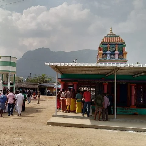 சேலம் மாவட்டத்தில் 42 ஆண்டுக்குப் பின் மீட்கப்பட்ட சிலை; பொதுமக்கள் மகிழ்ச்சி