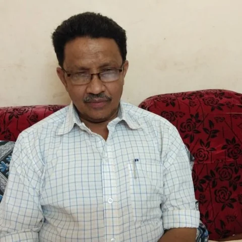 `எடைக்கு வரும் பேப்பர்களை வாசித்து மலையாளம் கற்றேன்’ - சாகித்ய அகாடமி விருது பெறும் குளச்சல் யூசுப்!