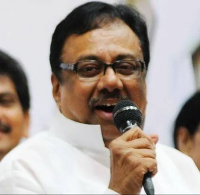 ஆயுதம் எடுக்கவும் தயங்க மாட்டோம்: ஈ.வி.கே.எஸ். இளங்கோவன் ஆவேசம்!