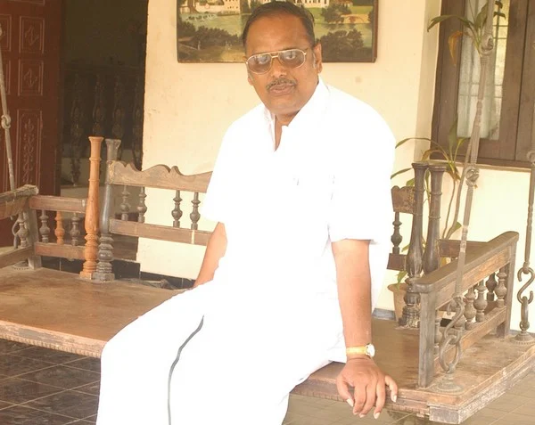 வீ.சேகர் ரொம்ப நல்லவரு: தமிழ் திரையுலகினர் கூட்டறிக்கை!