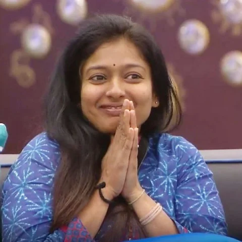 காயத்ரி எவிக்ஷனில் இருந்து தப்பியது... தற்செயலா... பிக் பாஸின் தற்காப்பா?! பிக்பாஸ் வீட்டில் நடந்தது என்ன? (47-ம் நாள்) #BiggBossTamilUpdate