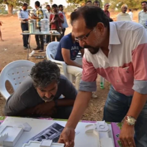 மஹிந்திரா பாதி... புல்லட் மீதி! - `பாகுபலி-2' ராணாவின் காட்டெருமை வண்டி ரகசியம் சொல்கிறார் சாபு சிரில்! #VikatanExclusive