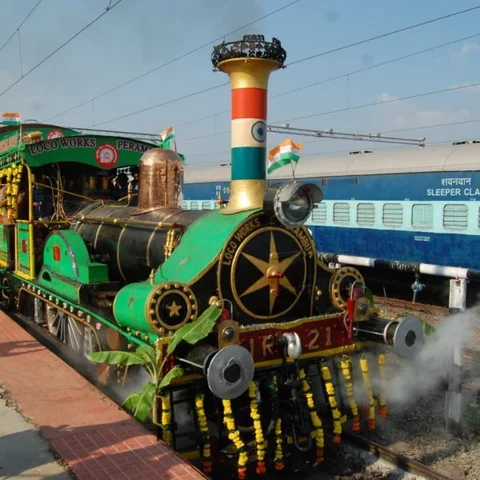 கன்னியாகுமரிக்கு வந்த 175 ஆண்டுகள் பழைமையான நீராவி ரயில் என்ஜின்! - பயணிகள் மகிழ்ச்சி