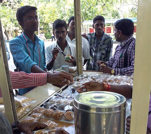 `கேழ்வரகு, கம்பைக் காணோம்; பீட்சா, பர்கர் வந்துவிட்டது!’ - உருக்கமாக நடந்த பாரம்பர்ய உணவு விழா