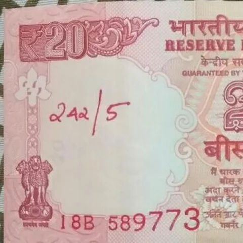 20 ரூபாய் நோட்டுகளை வீடுகளில் தேடும் ரத்தத்தின் ரத்தங்கள்! கிறுகிறுக்கும் ஆர்.கே.நகர்