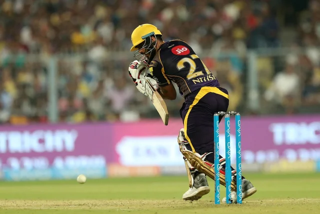 `டெல்லி பௌலர்களைச் சோதித்த ரஸல், ராணா!’ - 200 ரன்கள் குவித்த கொல்கத்தா #KKRvsDD