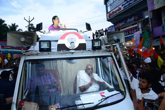 போக்குவரத்து நெரிசல்; ஹாரன் சத்தம் - பிரசாரத்தில் அப்செட்டான பிரேமலதா
