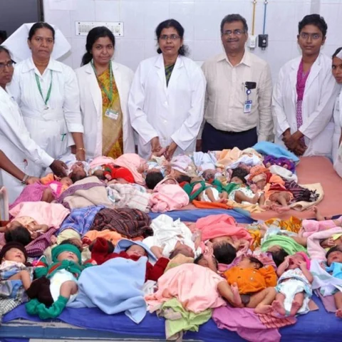 `புத்தாண்டில் பிறந்த 27 குழந்தைகள்’ - வேலூர் அரசு மருத்துவமனையில் கொண்டாட்டம்