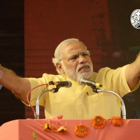 மோடியுடன் ஜோடிபோடப்போவது டி.டி.வி.தினகரனா, எடப்பாடியா?