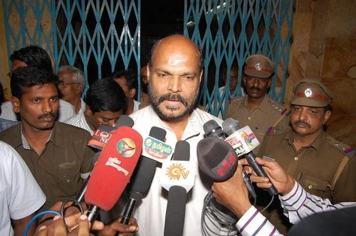 மதுரை ஆதீனத்துடன் ஜான் பாண்டியன் திடீர் சந்திப்பு: பின்னணி என்ன? (படங்கள்)