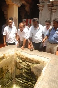 ராமேஸ்வரம் கோயிலில் உயர் நீதிமன்ற குழு ஆய்வு (படங்கள்)
