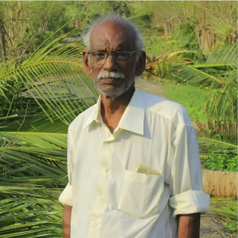 ` மறக்காம ஓட்டு போடுங்கன்னு ஊரெல்லாம் சொன்னான்!' - மகன் இறந்த துக்கத்திலும் வாக்களித்த தஞ்சை விவசாயி