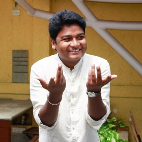 'வளரமாட்டேங்குதுல... வளர்ந்தா ஏன் வரையுறோம்!' - மெட்ராஸ் சென்ட்ரல் கோபி #VikatanExclusive