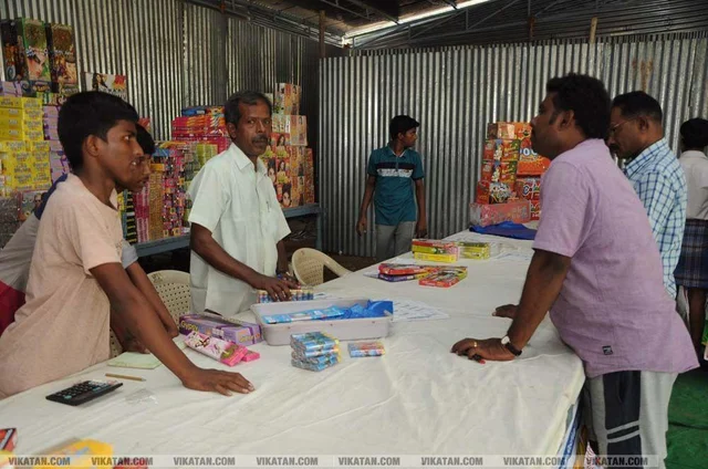 உச்ச நீதிமன்ற கட்டுப்பாட்டால் திருவள்ளூரில் களையிழந்த தீபாவளி!