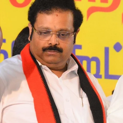 `கூடவே இருந்து எட்டப்பர்கள் குழிபறிக்கிறார்கள்!’- துரைமுருகன் மகன் வேதனை