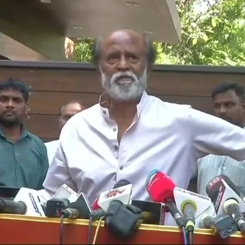 `என் பின்னால் பா.ஜ.க இல்லை; இவர்கள் மட்டும்தான்' - இமயமலையிலிருந்து திரும்பிய ரஜினி பேட்டி