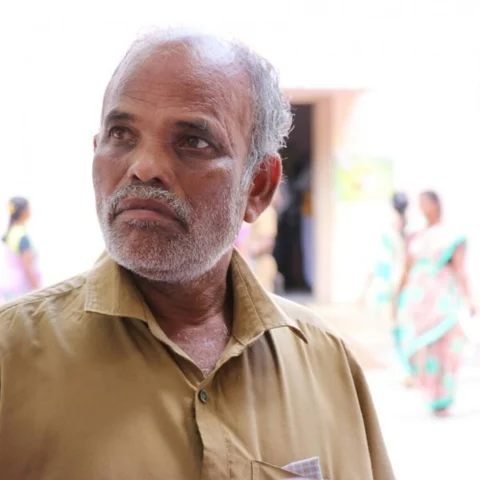 `என்னோட இந்த நிலைக்கு நீங்கதானே காரணம்! வேலை கேட்டு அலையும் போக்குவரத்துத் தொழிலாளி