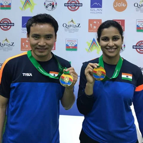 சர்வதேச துப்பாக்கிச் சுடுதல்: இந்தியாவுக்குப் பெருமை சேர்த்த தங்க இணை!