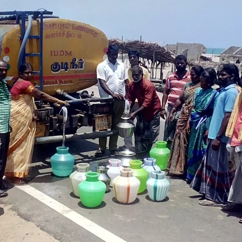 53 ஆண்டு காத்திருப்புக்குப் பின் குடிநீர் பெறும் தனுஷ்கோடி... உதவிய விகடன்!