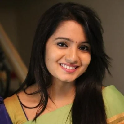 ‘வில்லி ரோல்... சினிமா... கல்யாணம்!’ - ‘குலதெய்வம்’ ஸ்ரிதிகாவின் செக் லிஸ்ட்!